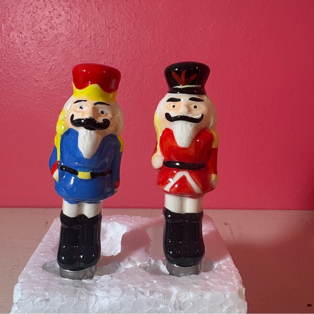 Avon NEW Colorful Nutcracker Spreaders Set of Four 4 Christmas Holiday Xmas 4pc